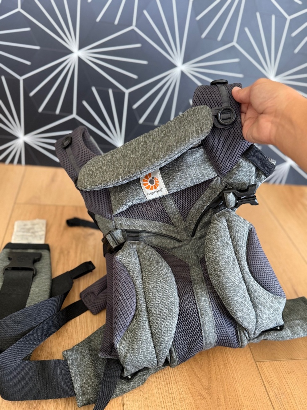 Ergobaby Omni 360 Cool Air Mesh Carrier - Classic Gray (Like New, Read Note)